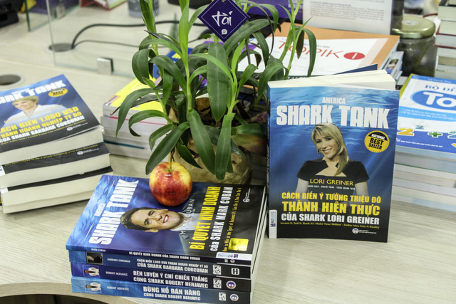 Review bộ sách quản trị kinh doanh American Shark Tank