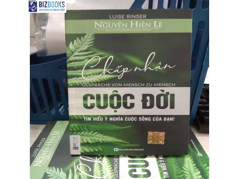 Học cách Chấp nhận cuộc đời để cuộc đời không còn vướng bận