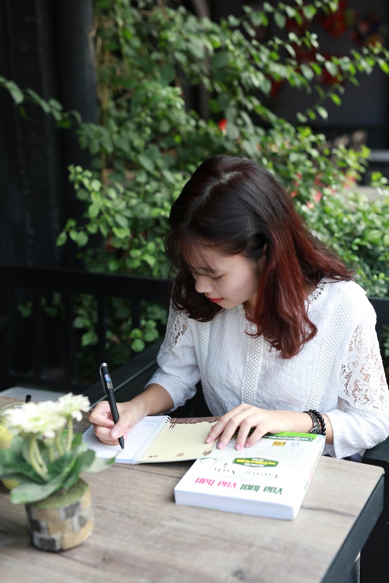 BizBooks giới thiệu  cuốn Vừa lười vừa bận vẫn giỏi tiếng Anh